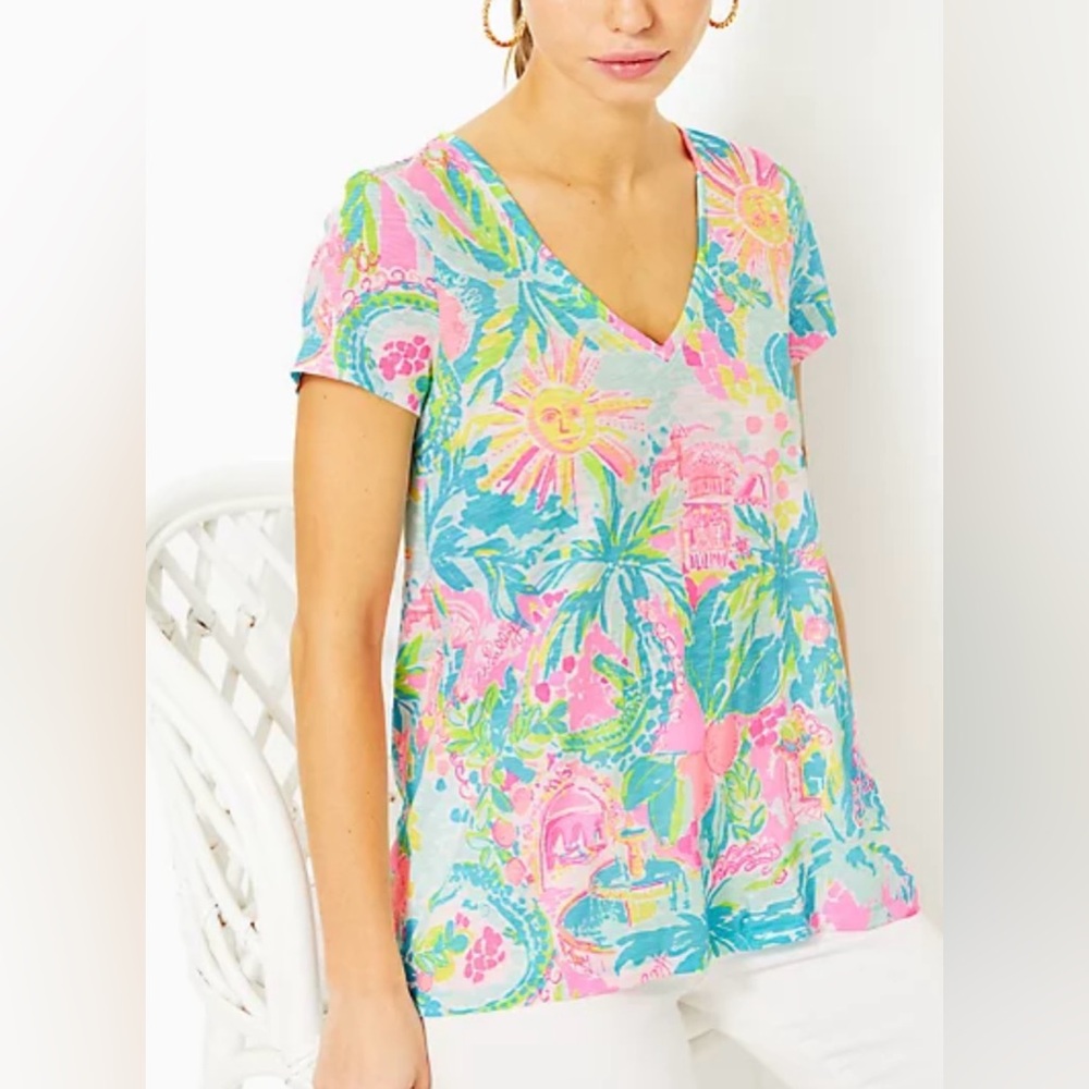 Lilly Pulitzer Etta V-neck in Sunshine state of mind tee. New in package